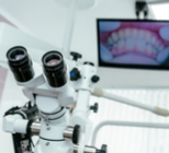 טיפולי שיניים באמצעות מיקרוסקופ דנטלי-תמונה